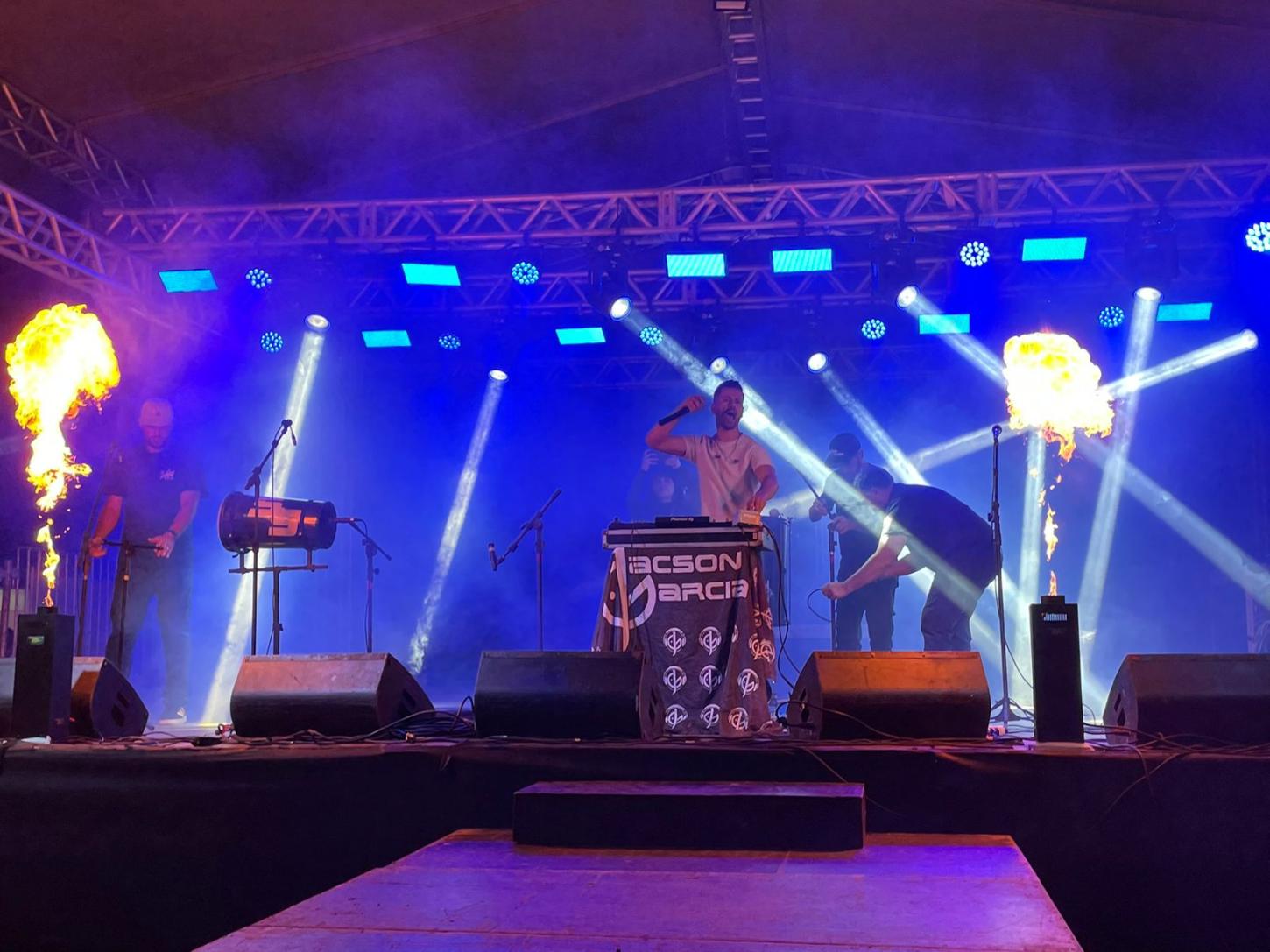 DJ