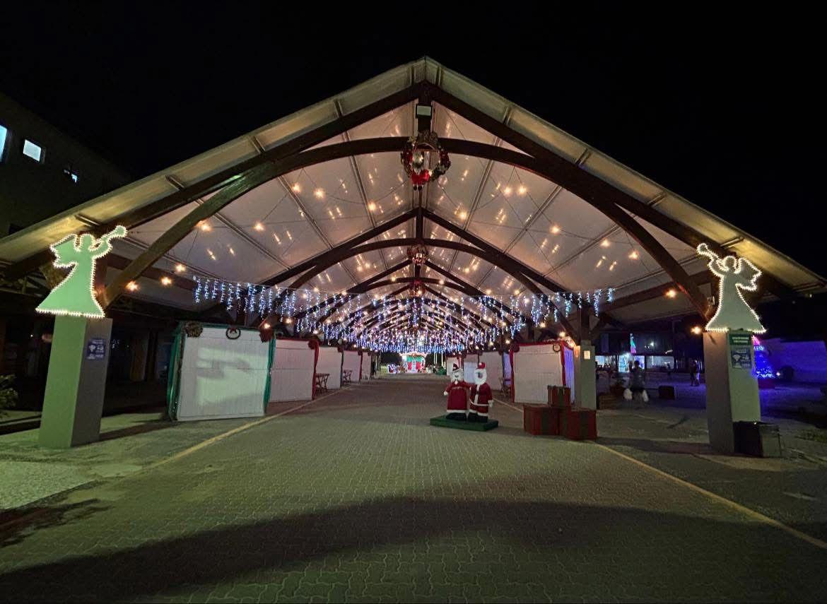 Balneário Pinhal se transforma com o Natal Mar de Luz e encanta moradores e visitantes