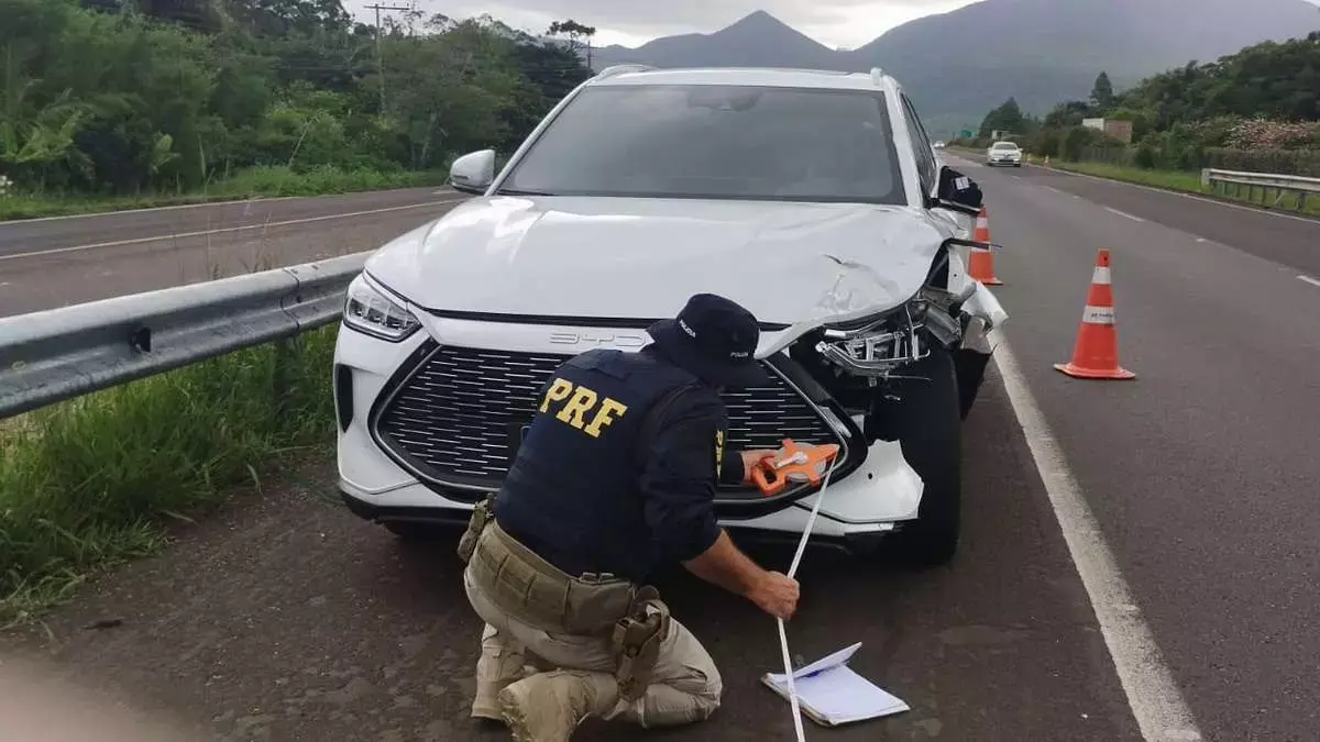 Ex-jogador de Inter e Palmeiras se envolve em atropelamento com vítima fatal na BR-101, no RS
