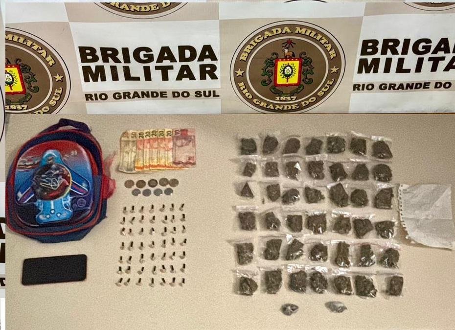 homem é preso por tráfico de entorpecentes na manhã desta quinta-feira (22), no Centro, durante patrulhamento tático motorizado da Brigada Militar.