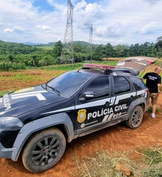 Polícia Civil prende homem por violência doméstica e descumprimento de medida protetiva em Osório