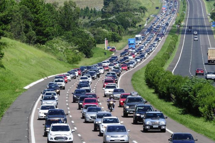 Freeway deve receber mais de 240 mil veículos rumo ao Litoral Norte no Carnaval 2026
