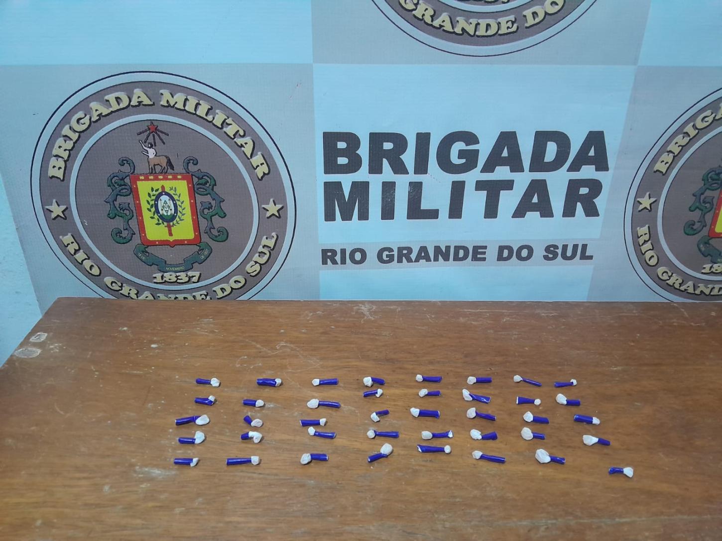 Homem é preso por tráfico de drogas no bairro Magistério, em Balneário Pinhal