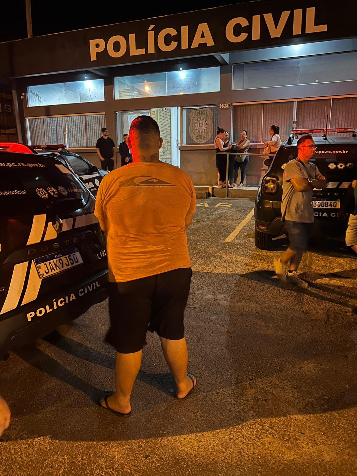 Polícia Civil prende homem por tráfico de drogas na Praia de Salinas, em Cidreira