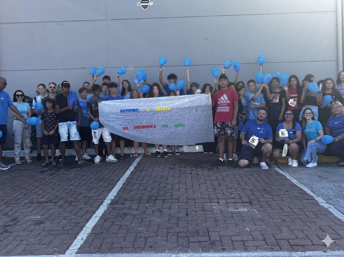 Caminhada mobiliza escola e comunidade em Balneário Pinhal no Dia do Autismo