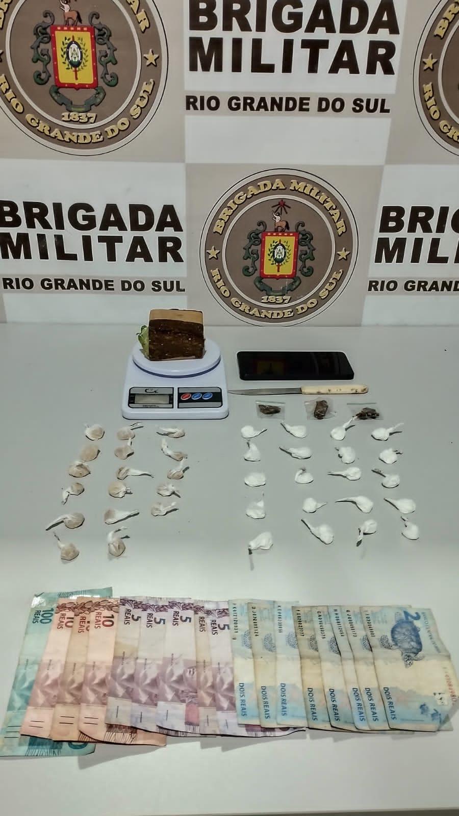 Homem é preso com cocaína, crack, maconha e balança de precisão em Palmares do Sul