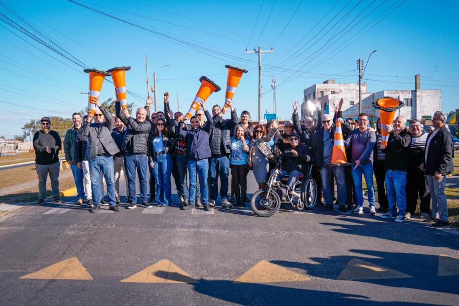 Balneário Pinhal entrega revitalização da ERS-786 e reforça parceria com Estado para novos investimentos em infraestrutura e saúde