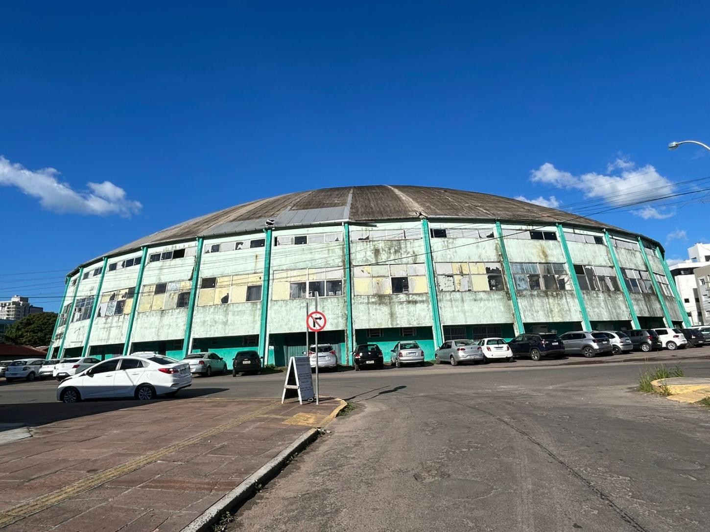 Gigantinho segue fechado enquanto moradores cobram solução e questionam prioridades de investimentos no município