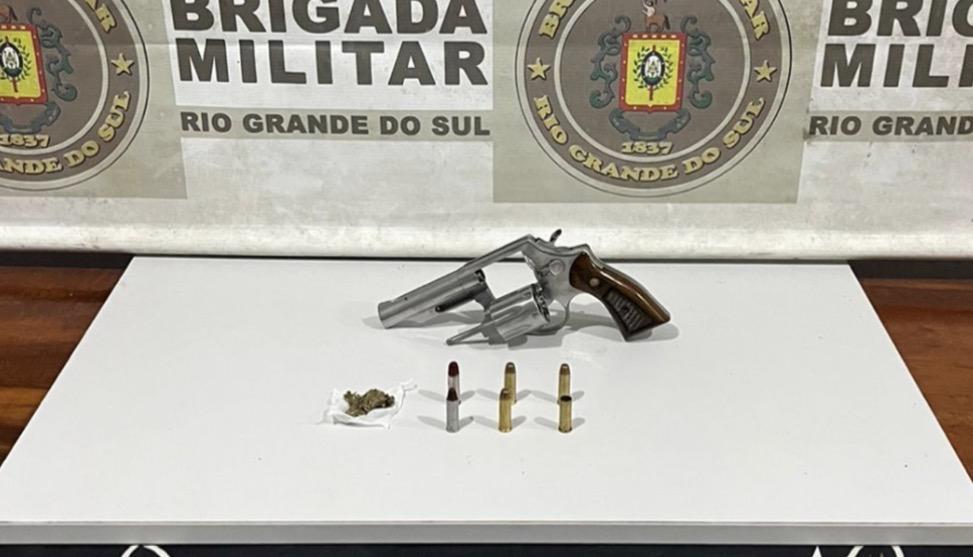 POLÍCIA PRENDE SUSPEITO DE TENTATIVA DE HOMICÍDIO HORAS APÓS JOVEM SER BALEADO EM TORRES