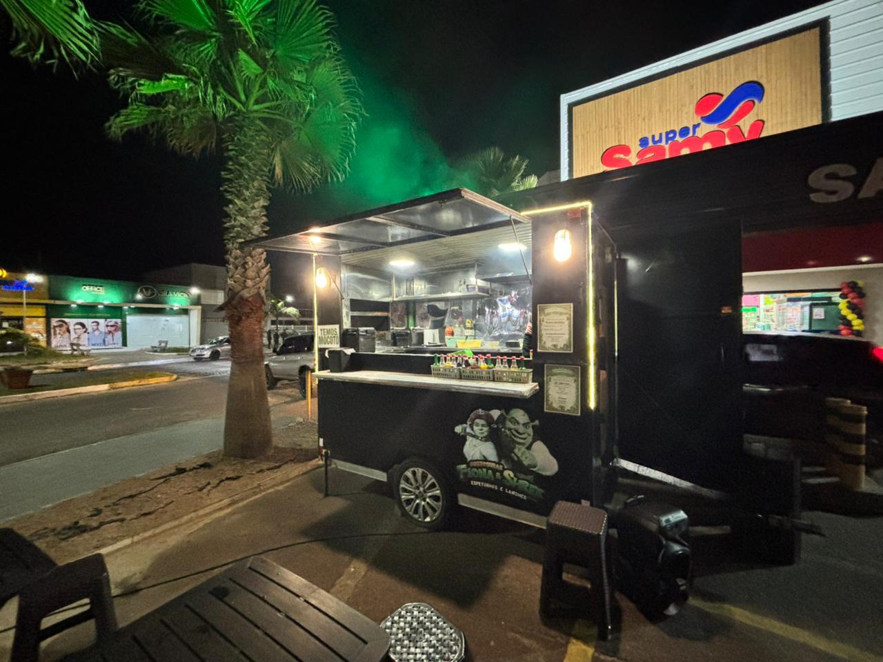 Trailer Gostosuras da Fiona e do Shrek – Espetinhos e Lanches conquista clientes com sabor, dedicação e atendimento familiar em Balneário Pinhal