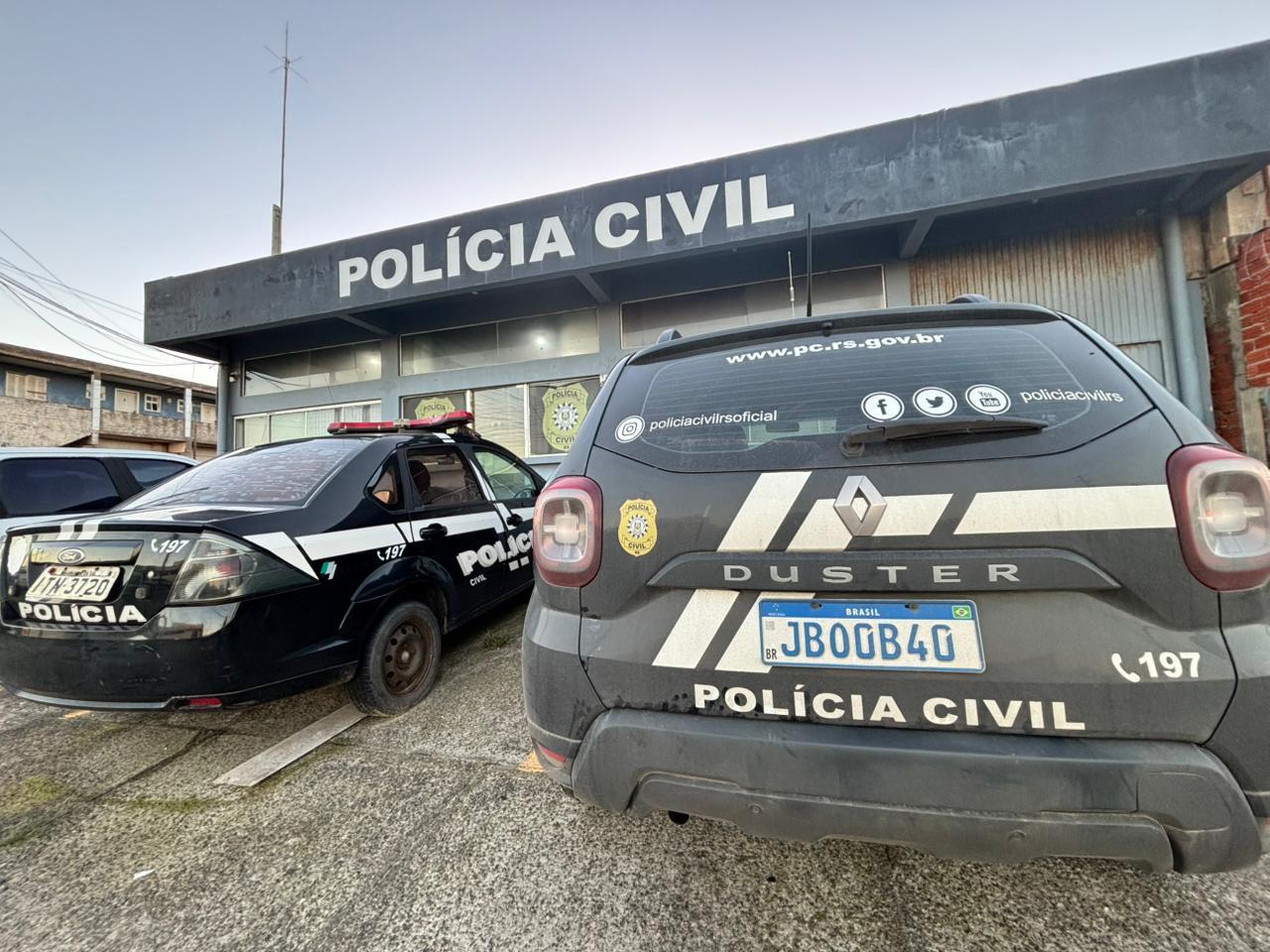 Polícia Civil prende dois investigados por atirar contra policiais militares em Balneário Pinhal