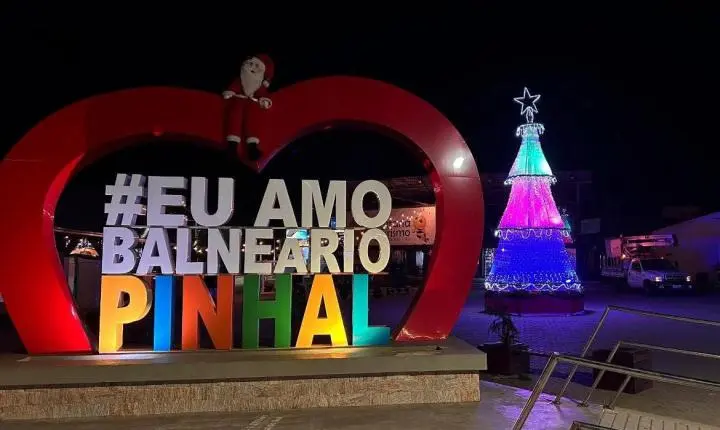 Balneário Pinhal se transforma com o Natal Mar de Luz e encanta moradores e visitantes