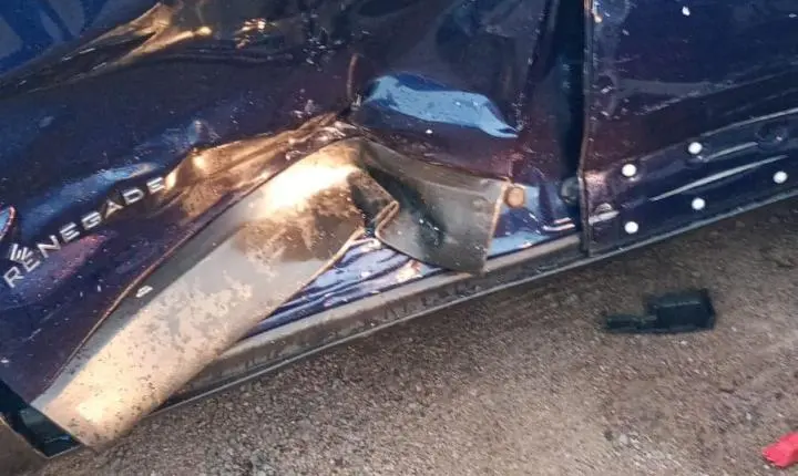Batida envolvendo carro da Saúde de Cidreira deixa três pessoas feridas na ERS-786, em Tramandaí