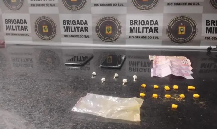 BRIGADA MILITAR PRENDE TRÊS PESSOAS POR TRÁFICO DE DROGAS EM IMBÉ E TRAMANDAÍ
