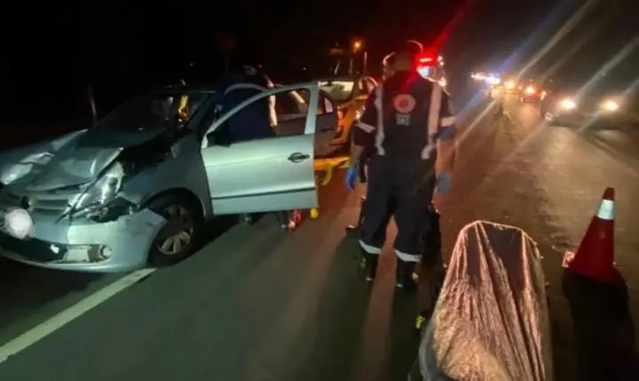 Colisão entre dois carros deixa feridos na RS-030, em Osório