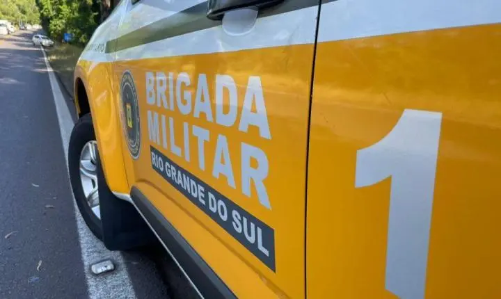 Colisão entre três veículos deixa mulher ferida na ERS-407, no acesso à Estrada do Mar