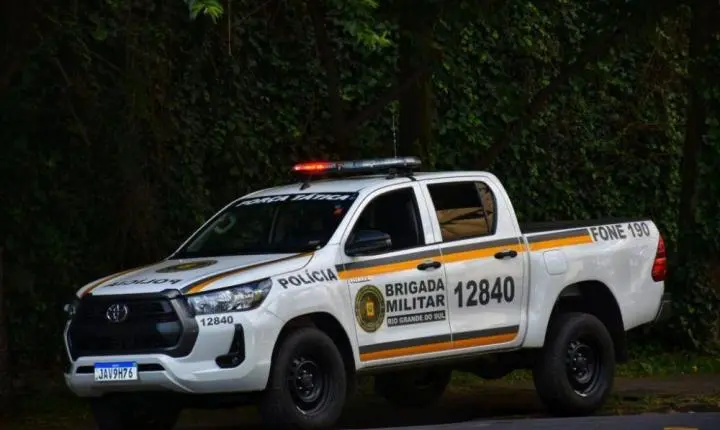 Homem é detido por manter aves silvestres em cativeiro durante ação da Brigada Militar em Tavares