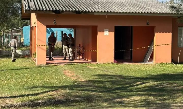 Jovem de 23 anos é encontrada morta a tiros dentro de residência em Balneário Pinhal