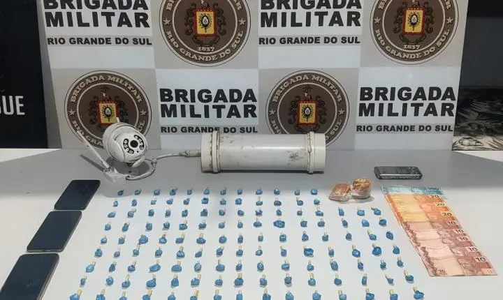 TRÁFICO DE DROGAS É DESARTICULADO EM BALNEÁRIO PINHAL; MAIS DE 120 PORÇÕES DE COCAÍNA SÃO APREENDIDAS
