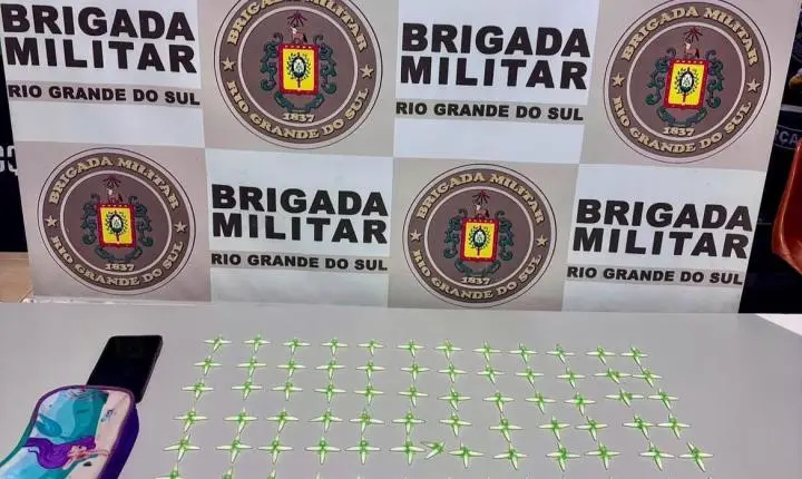 TRÁFICO DE DROGAS: HOMEM É PRESO COM QUASE 400 PORÇÕES DE COCAÍNA EM BALNEÁRIO QUINTÃO