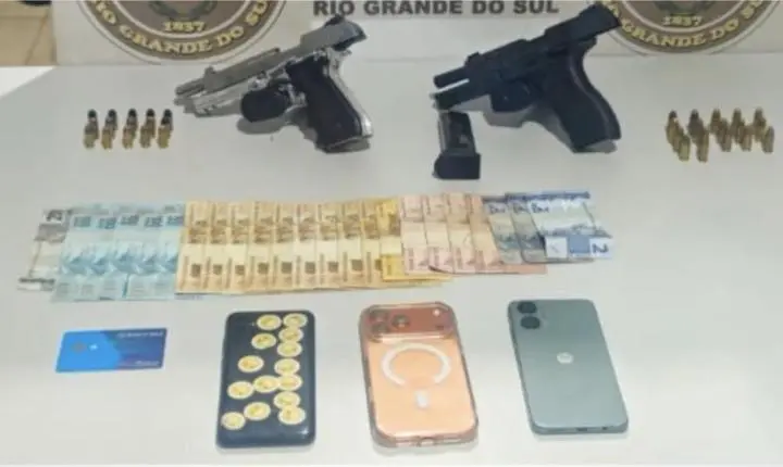 Trio é preso por porte ilegal de arma após denúncia de disparos em Palmares do Sul